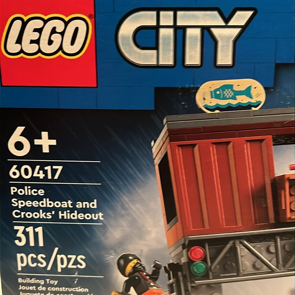 LEGO City Police Speedboat and Crooks' Hideout (60417) - Picture 5 of 8
